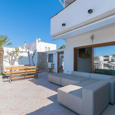 Holiday home Casa Canal Azul Roses